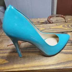 Le Chateau Pumps